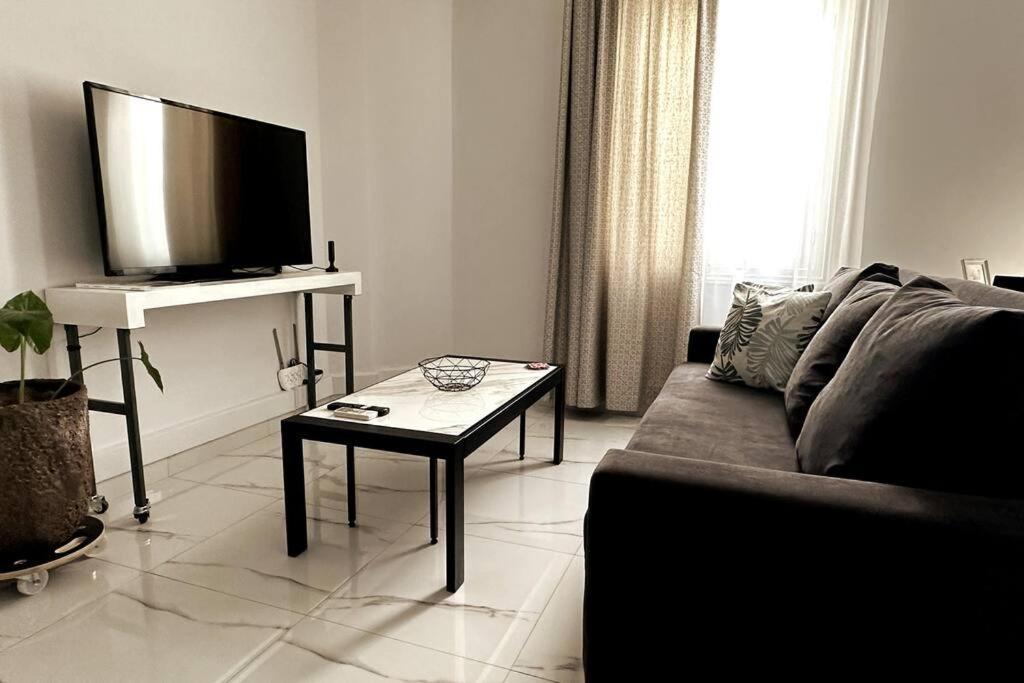 Atelier, An Athenian Apartment
