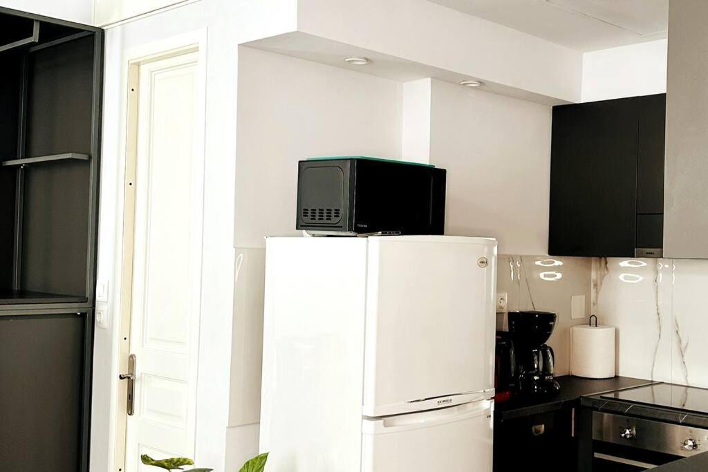 Apartment Atelier, An Athenian *